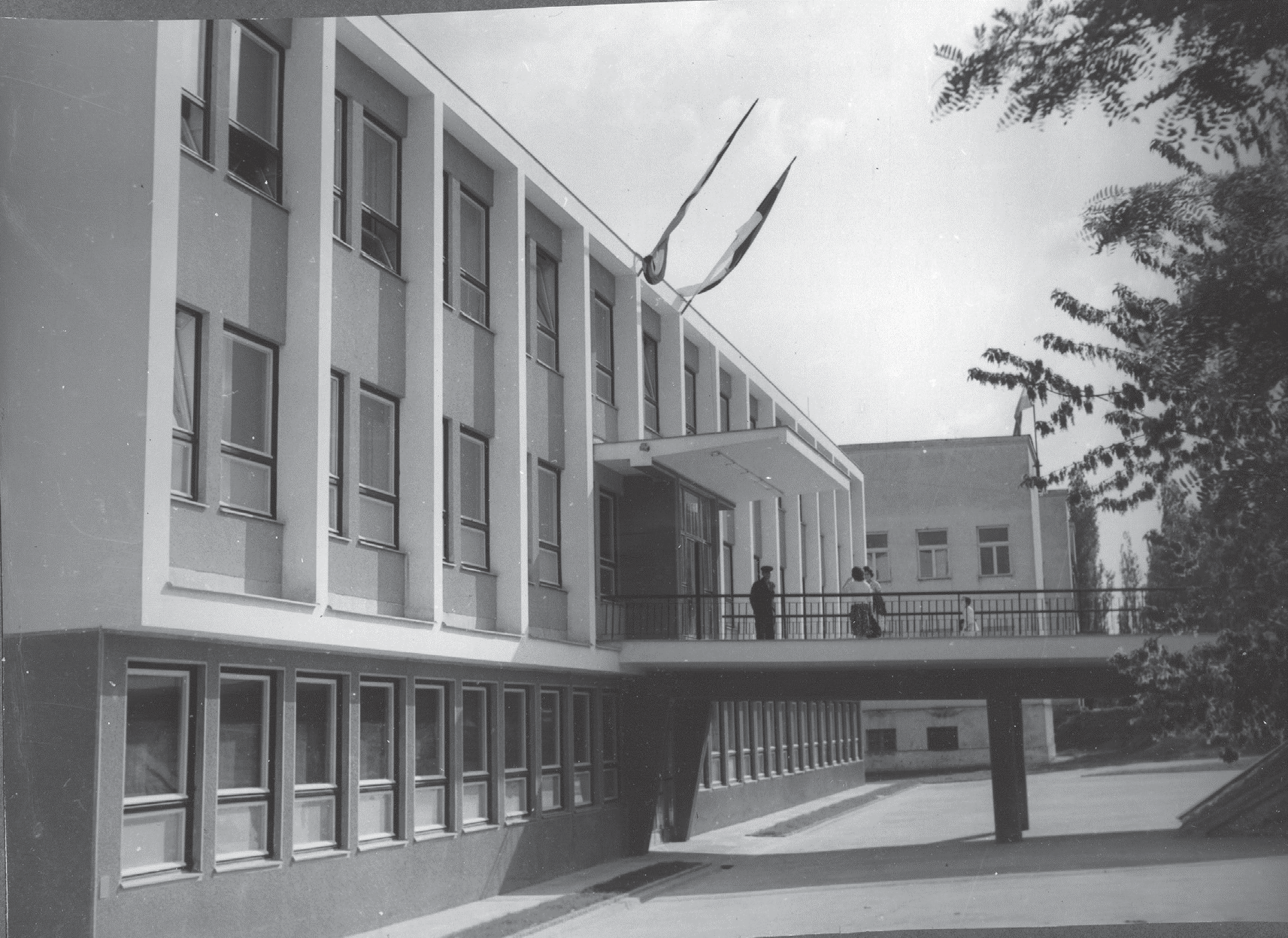 Zgrada poliklinike 1963